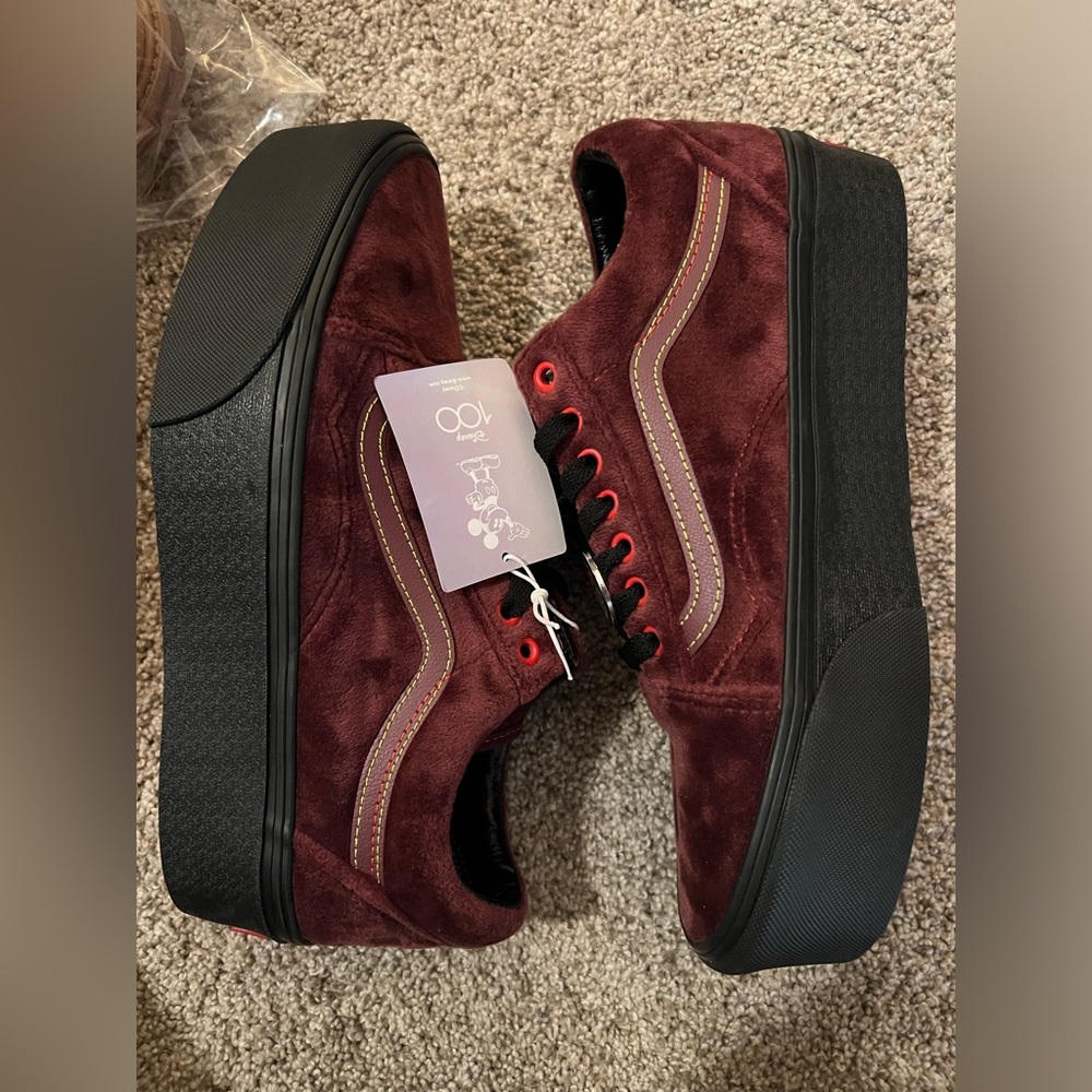 Vans X Disney Stackform Snow White 7, 7.5, 9 or 10